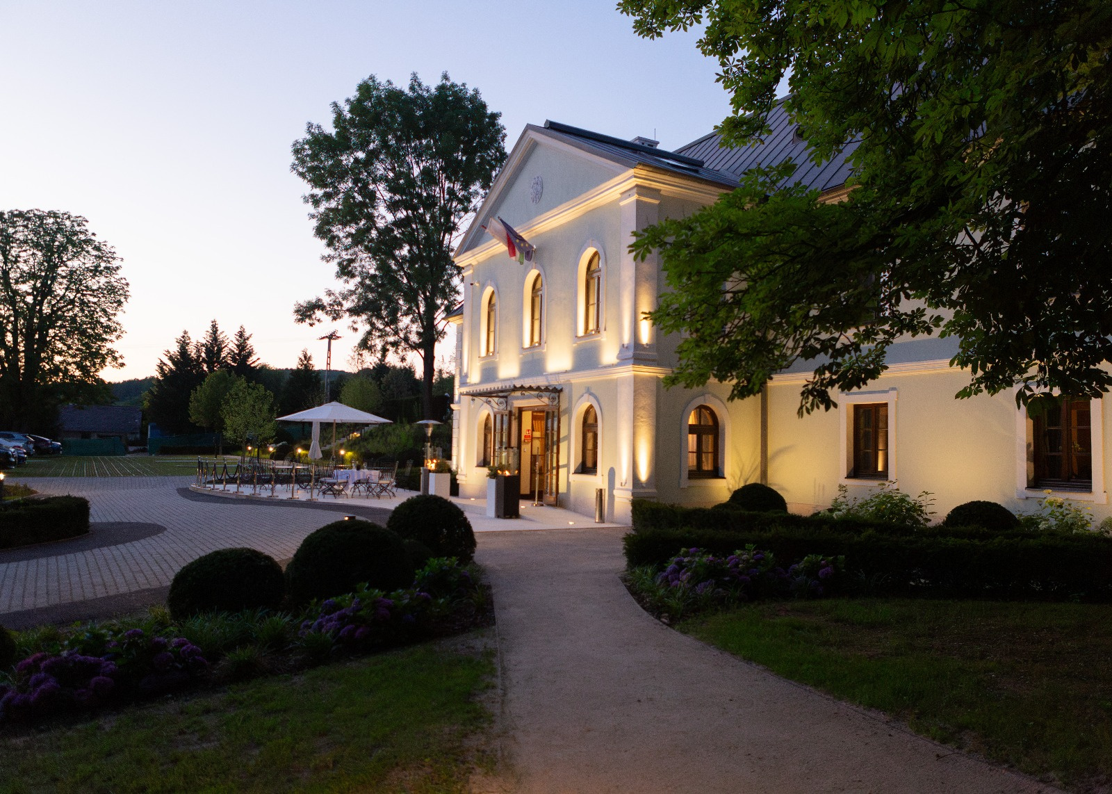 PREDSTAVENIE PALLAVICINI MANOR