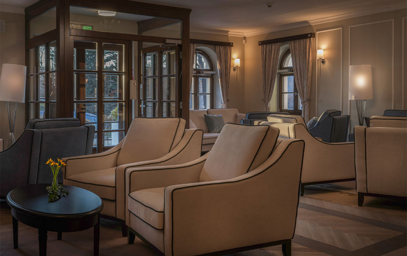 Lobby Bar
